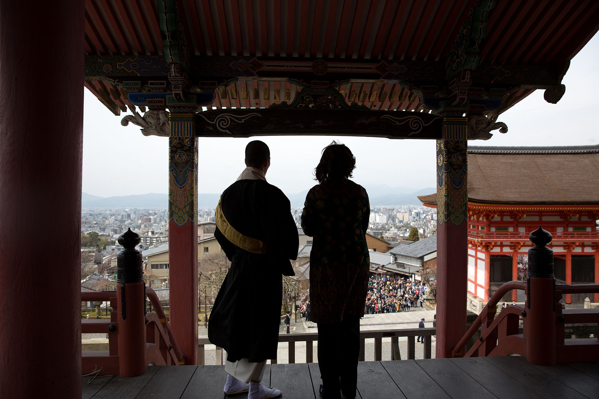 Senior Monk Eigen Onishi guides the First Lady on a tour of the temple. (Official White House Photo by Amanda Lucidon)