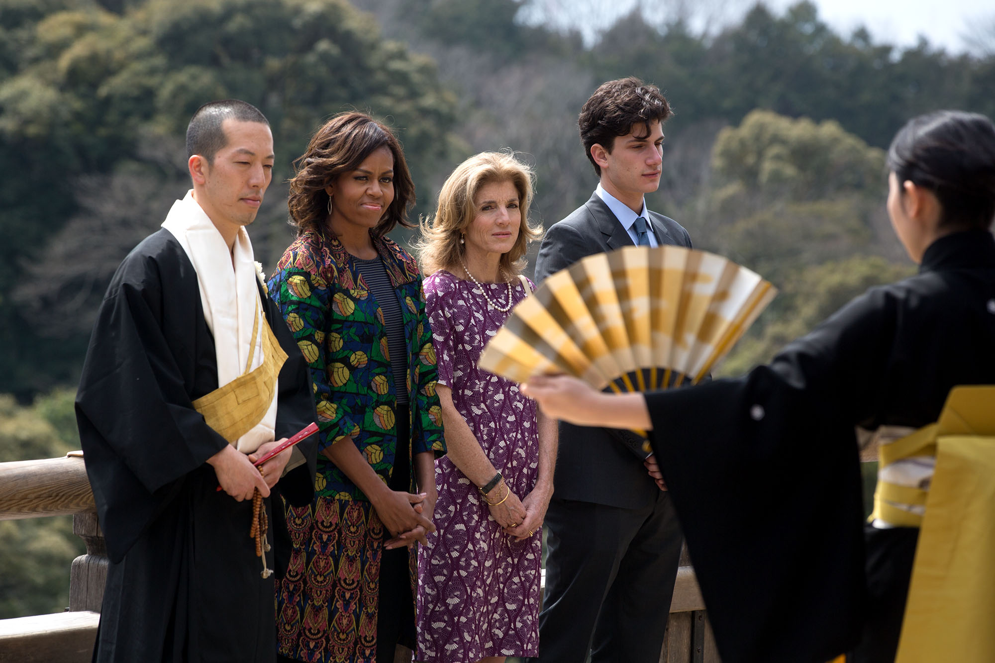 First Lady Michelle Obama, Eigen Onishi, Amb. Caroline Kennedy and Jack Schlossberg watch Noh dancers perform. (Official White House Photo by Amanda Lucidon)