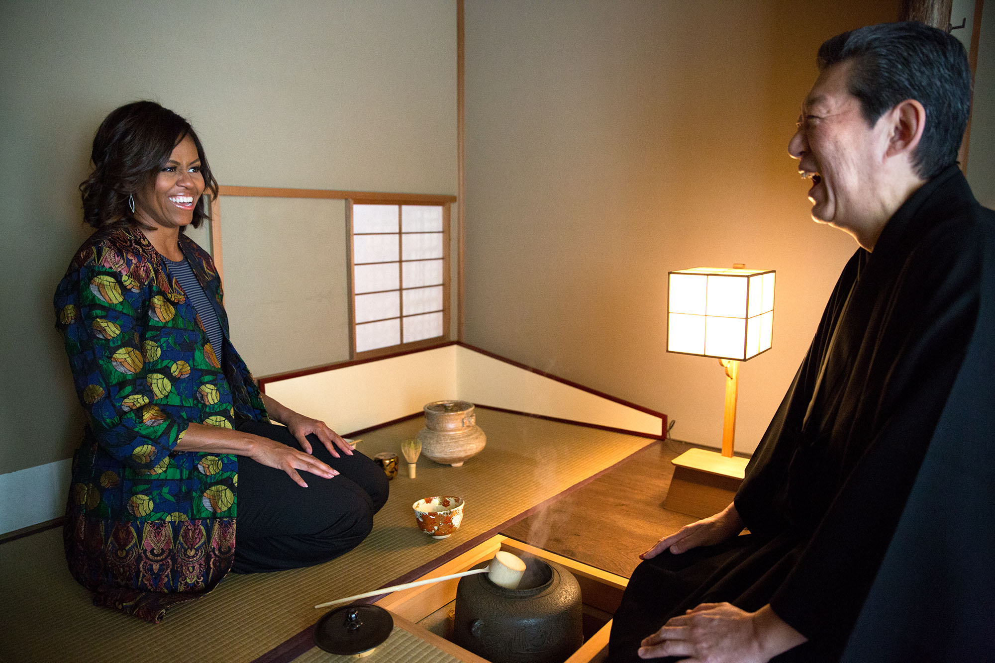 The First Lady practices making tea under the guidance of a tea master. (Official White House Photo by Amanda Lucidon)