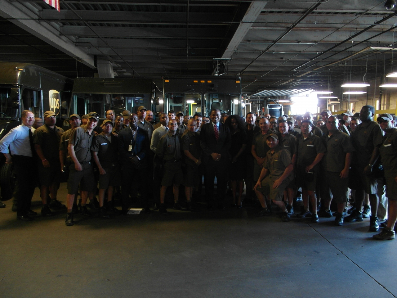 Secretary Anthony Foxx meets with UPS staff (5)