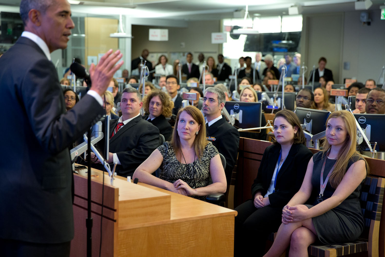 President Barack Obama meets with doctors and healthcare professionals from Emory Hospital at the Centers for Disease Control and Prevention