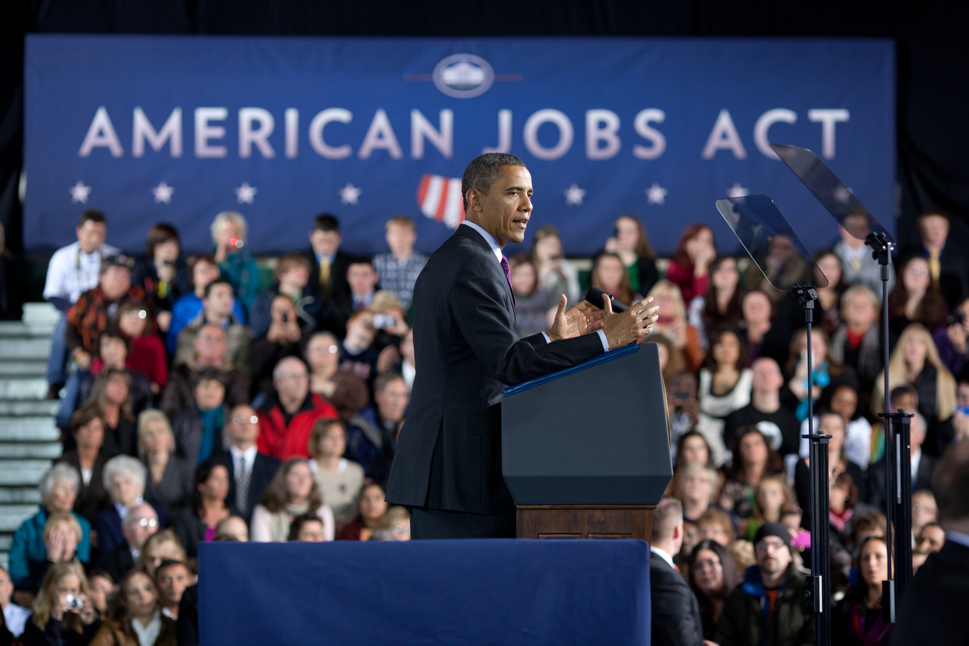 20111122 POTUS NH Podium