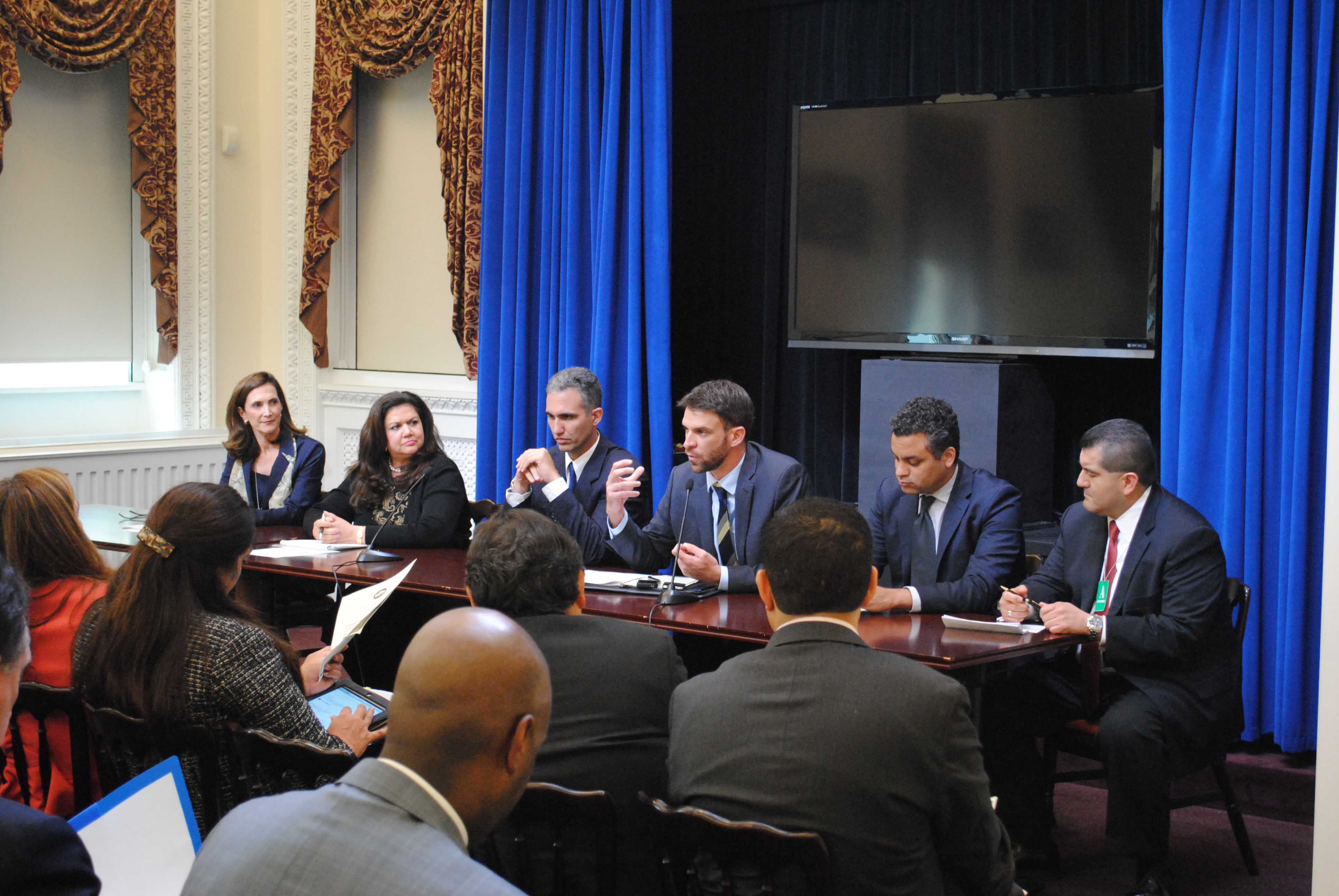 Un Panel de Discusión: Liderazgo Latino en los Estados Unidos en el Foro de Líderes de Negocios Hispanos, 29 de mayo 2013