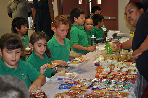 Children Select Lunch Options