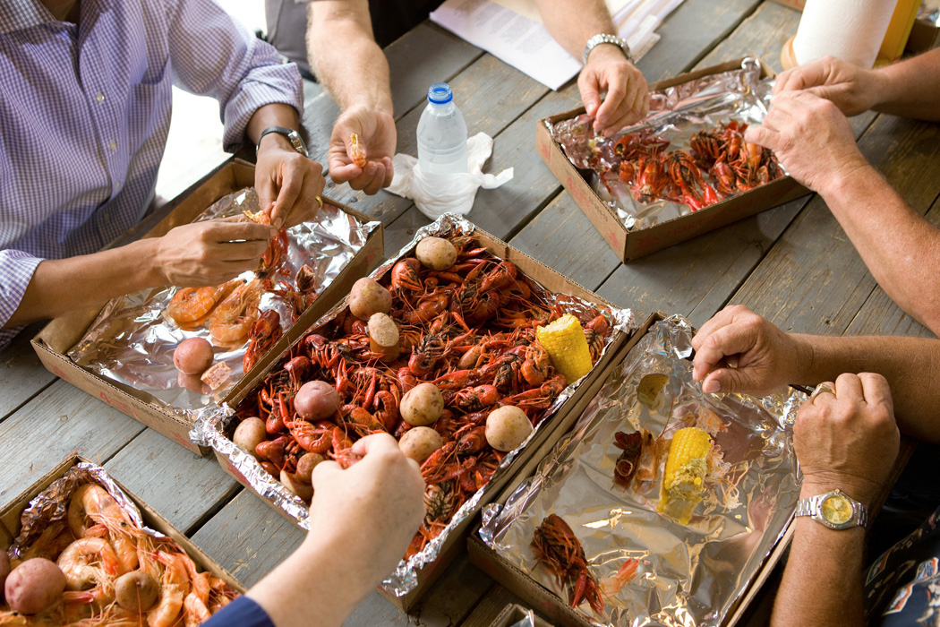 President Obama eats Gulf seafood 