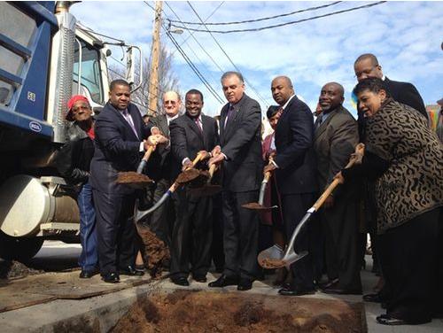 Secretary LaHood Breaks Ground on Atlanta Streetcar