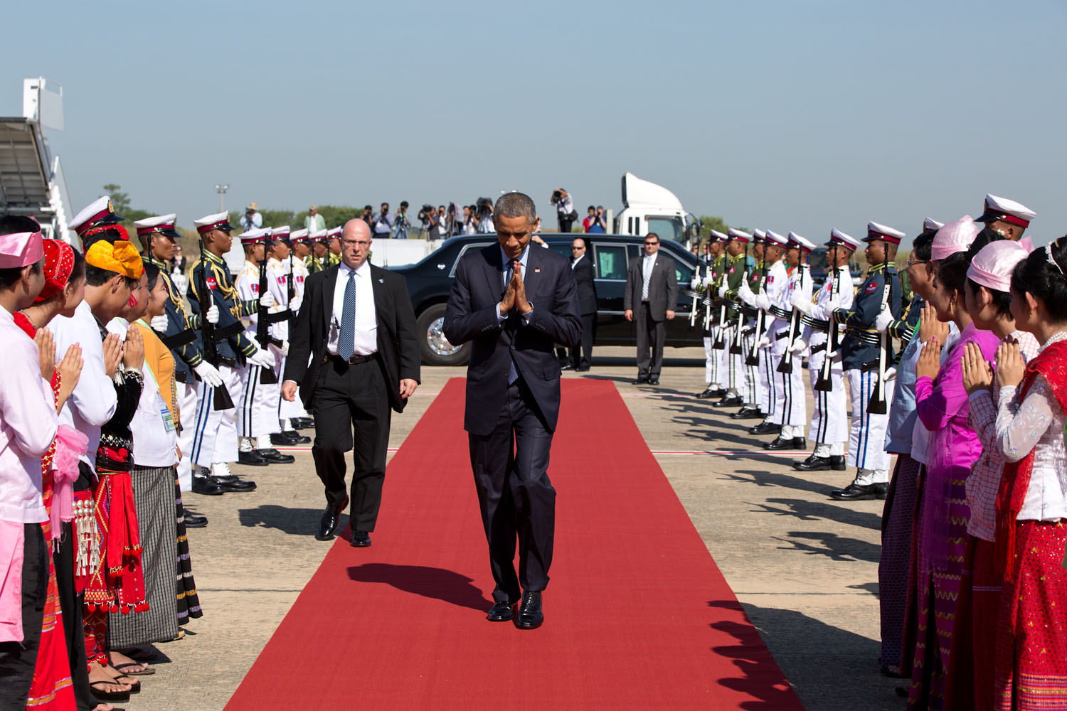 President Obama Walks Toward Air Force One in Burma