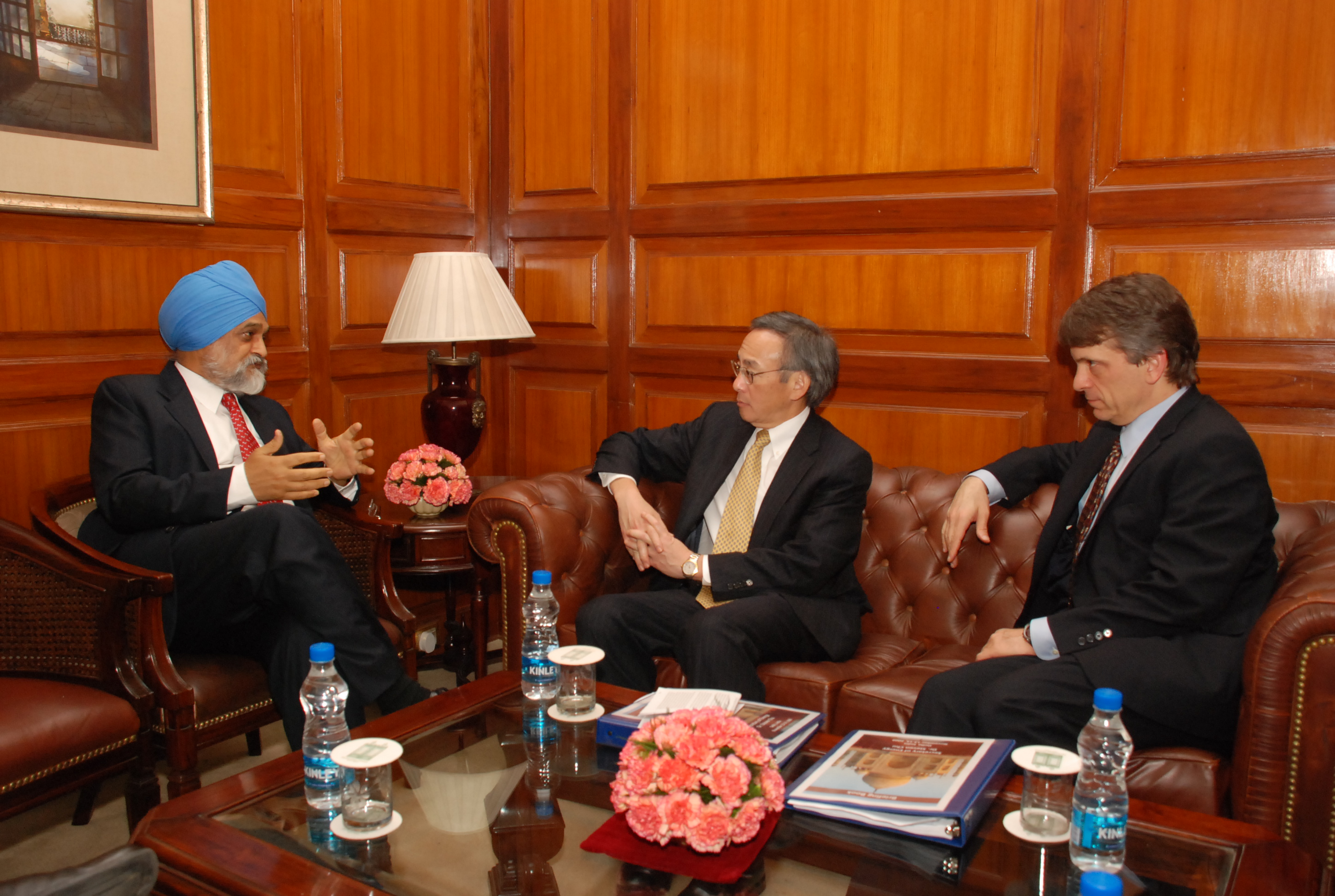 Secretary Chu and Dr. Montek Singh Ahluwalia 