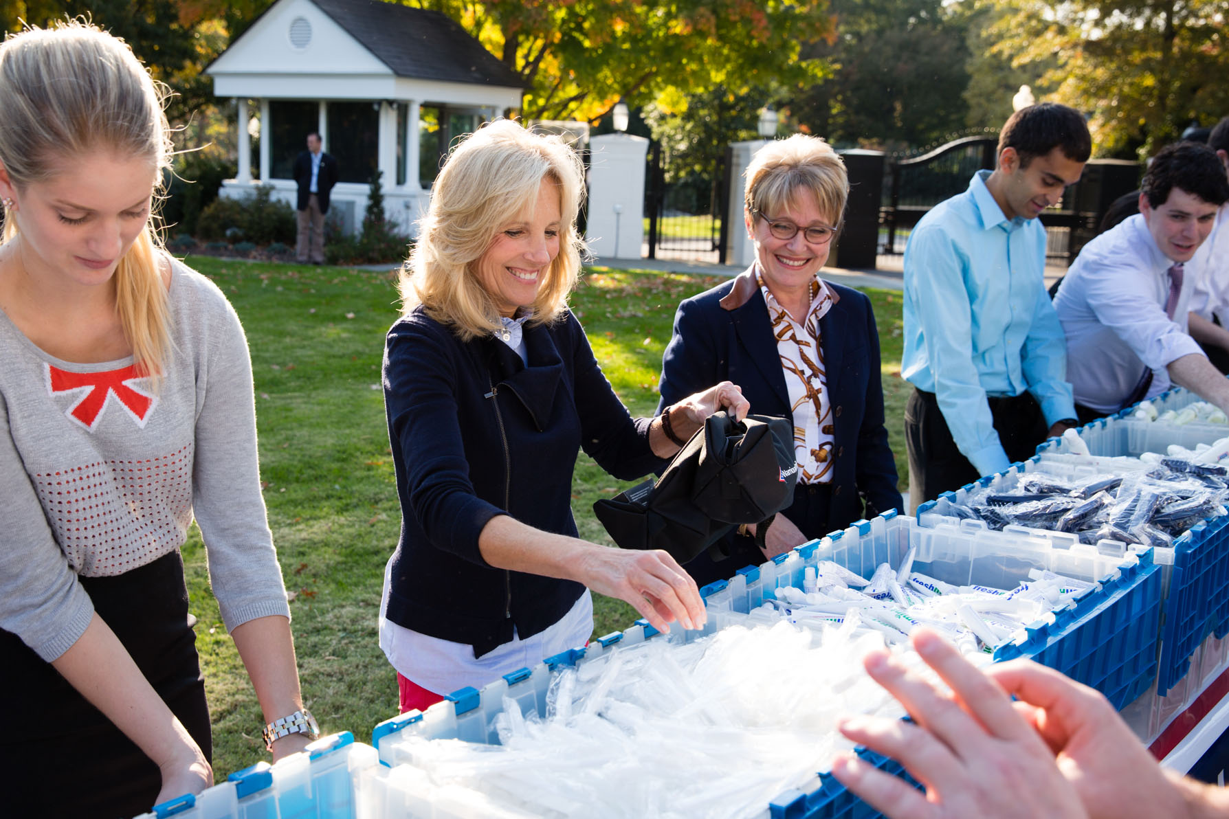 Dr. Jill Biden joins Senate Spouses, military spouses and White House volunteers to Support Recovering Troops