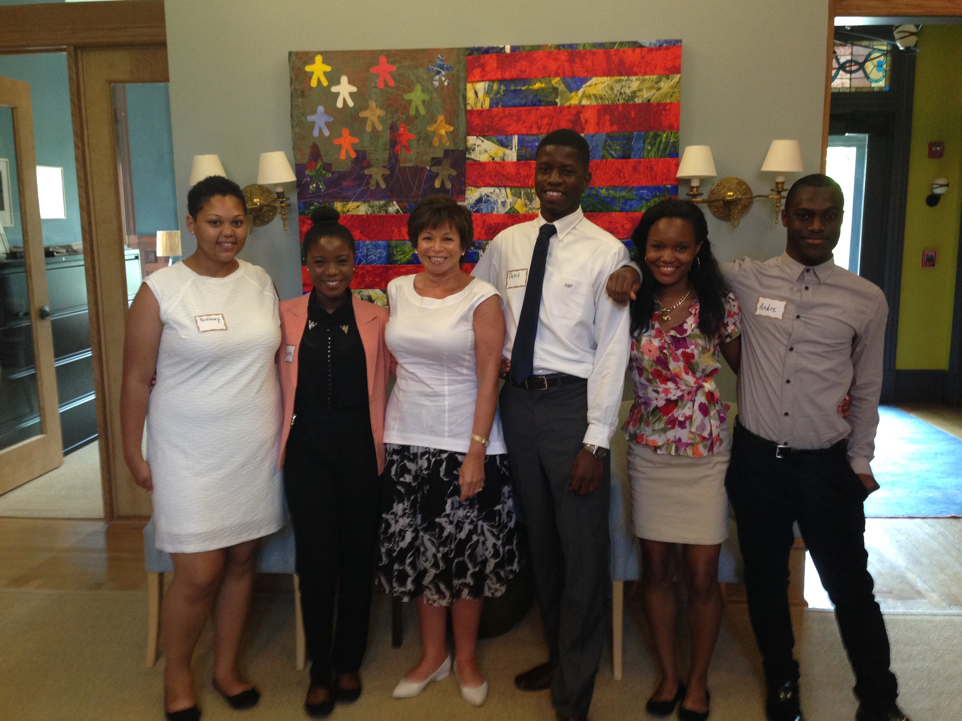 Valerie Jarrett meets with Urban Alliance students and alumni