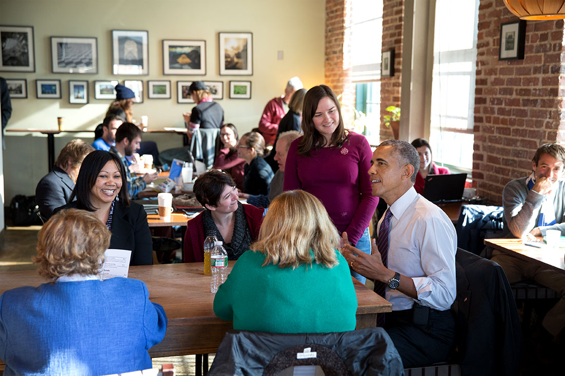 President Obama has lunch with Sen. Barbara Mikulski, Amanda Rothschild, Mary Stein, and Morvika 