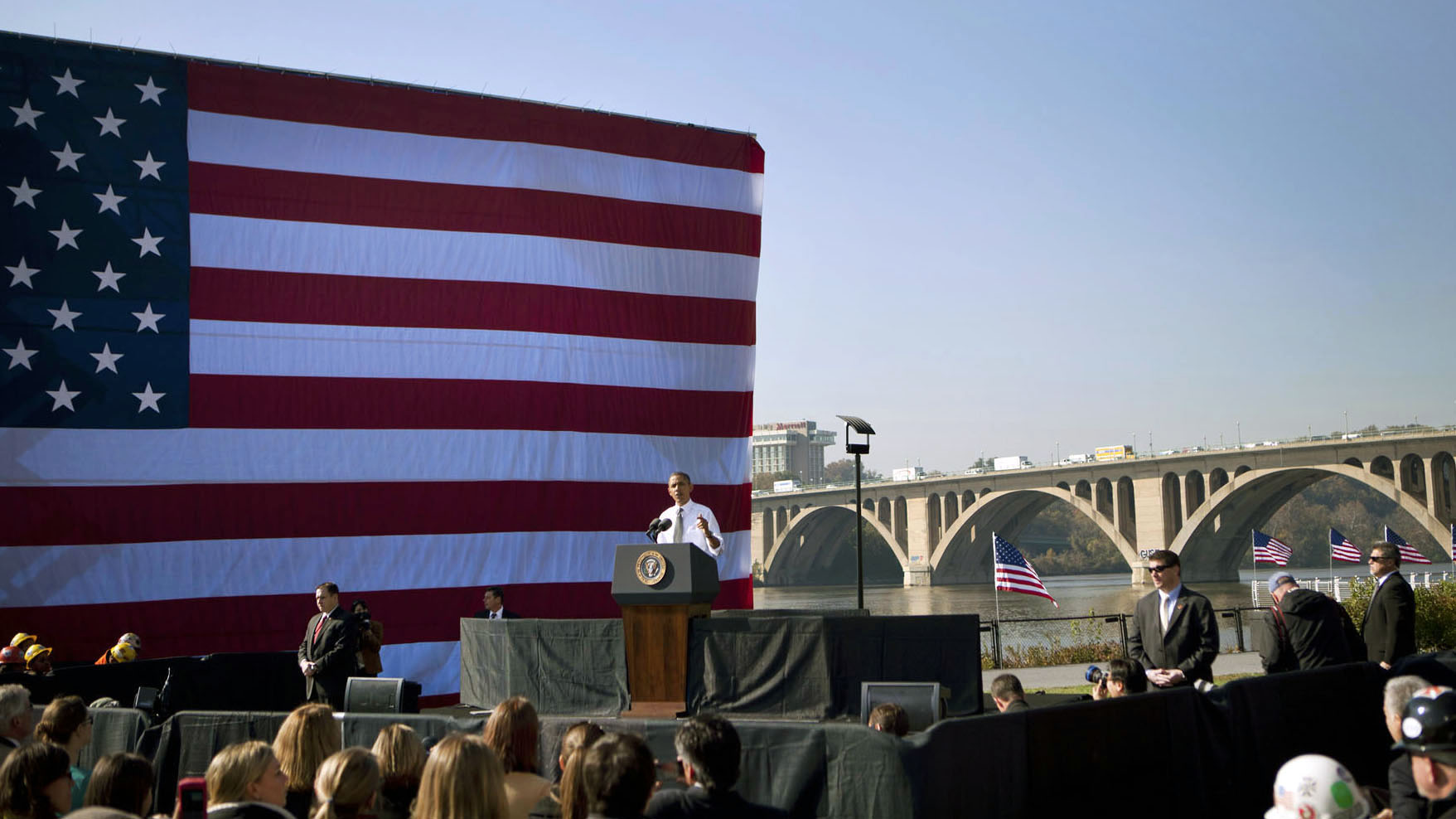 20111102 The President speaks at the Key Bridge 