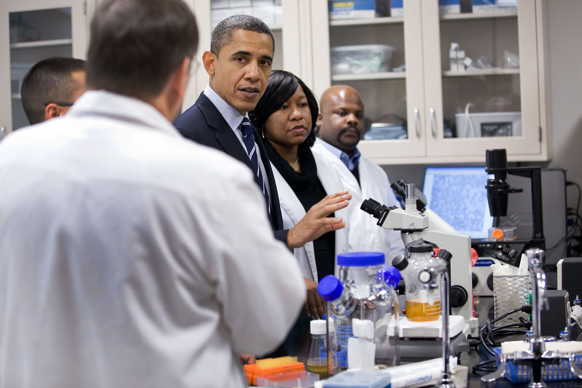 The President Visits a Laboratory 