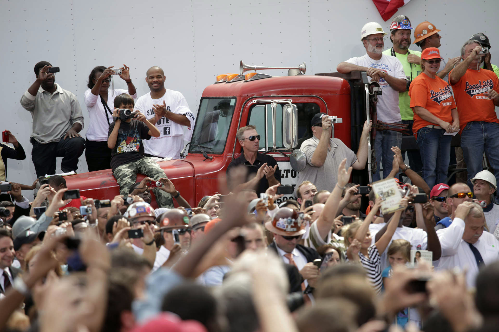 A Crowd listens as President Obama speaks on the American Jobs Act 