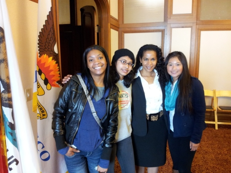 Karina Edmonds, Technology Transfer Coordinator for the Department of Energy, meets with girls 