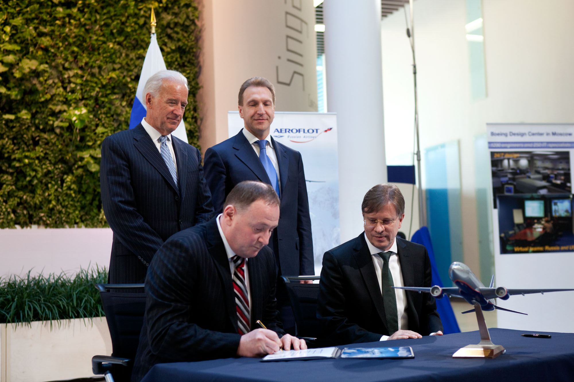 Vice President Joe Biden, and Russian Deputy Prime Minister Igor   Shuvalov watch as Boeing Russia CEO