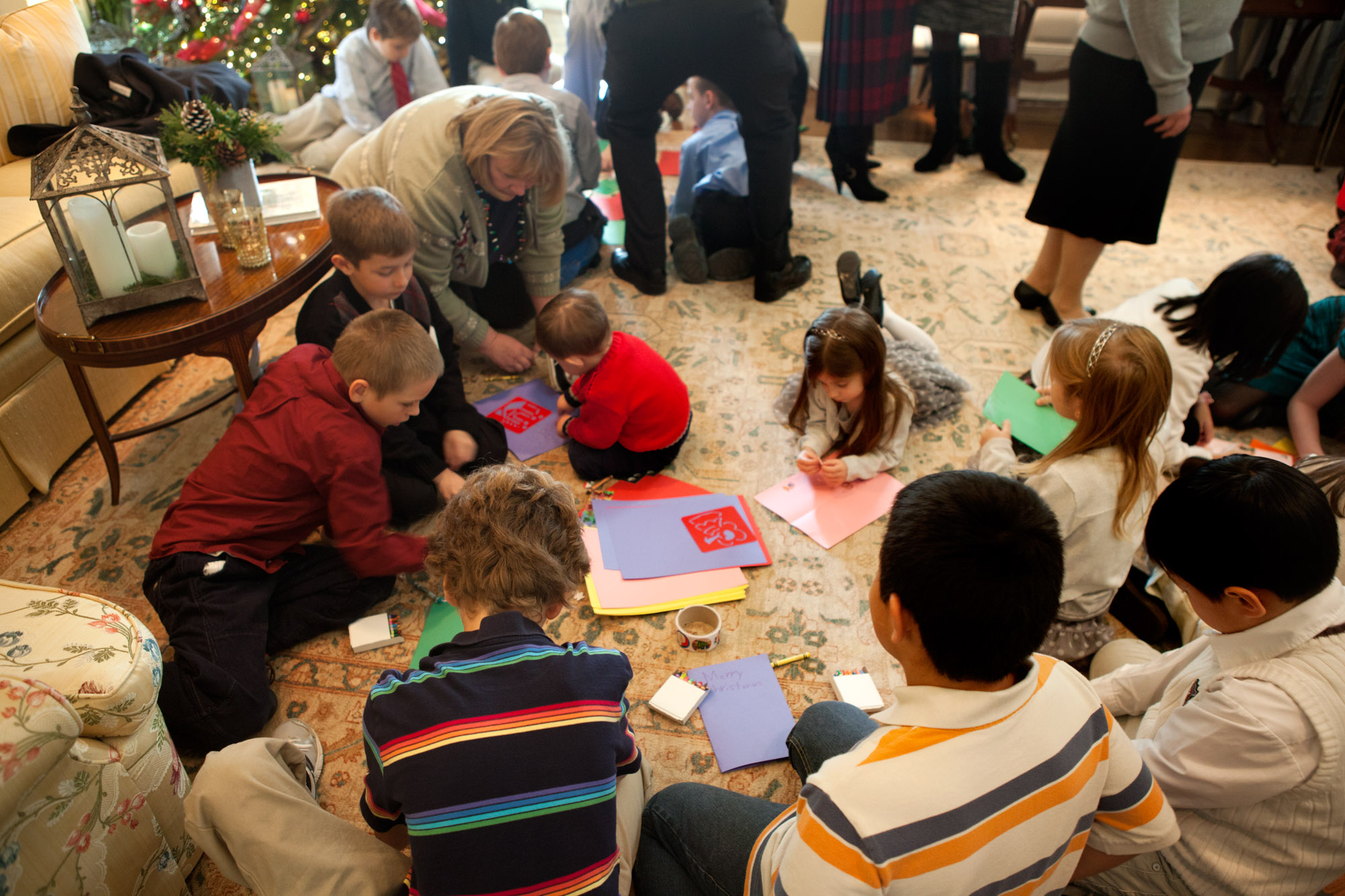 Students Participate in the Holiday Mail for Heroes Program