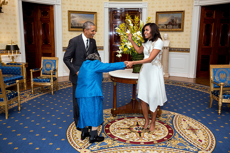 President Obama meets Virginia McLaurin