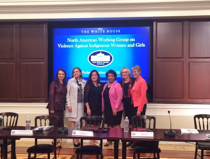 From Left to Right: Director General Nuvia Mayorga Delgado, Mexican National Commission for the Development of Indigenous Peoples; Mexican Attorney General Arely Gonzalez Gomez; Canadian Attorney General, Minister Jody Wilson-Raybould; U.S. Attorney General Loretta Lynch; Minister Carolyn Bennett, Canadian Minister for Indigenous and Northern Affairs; U.S. Secretary of the Interior Sally Jewell. (Photo credit: Cailin Crockett, White House)