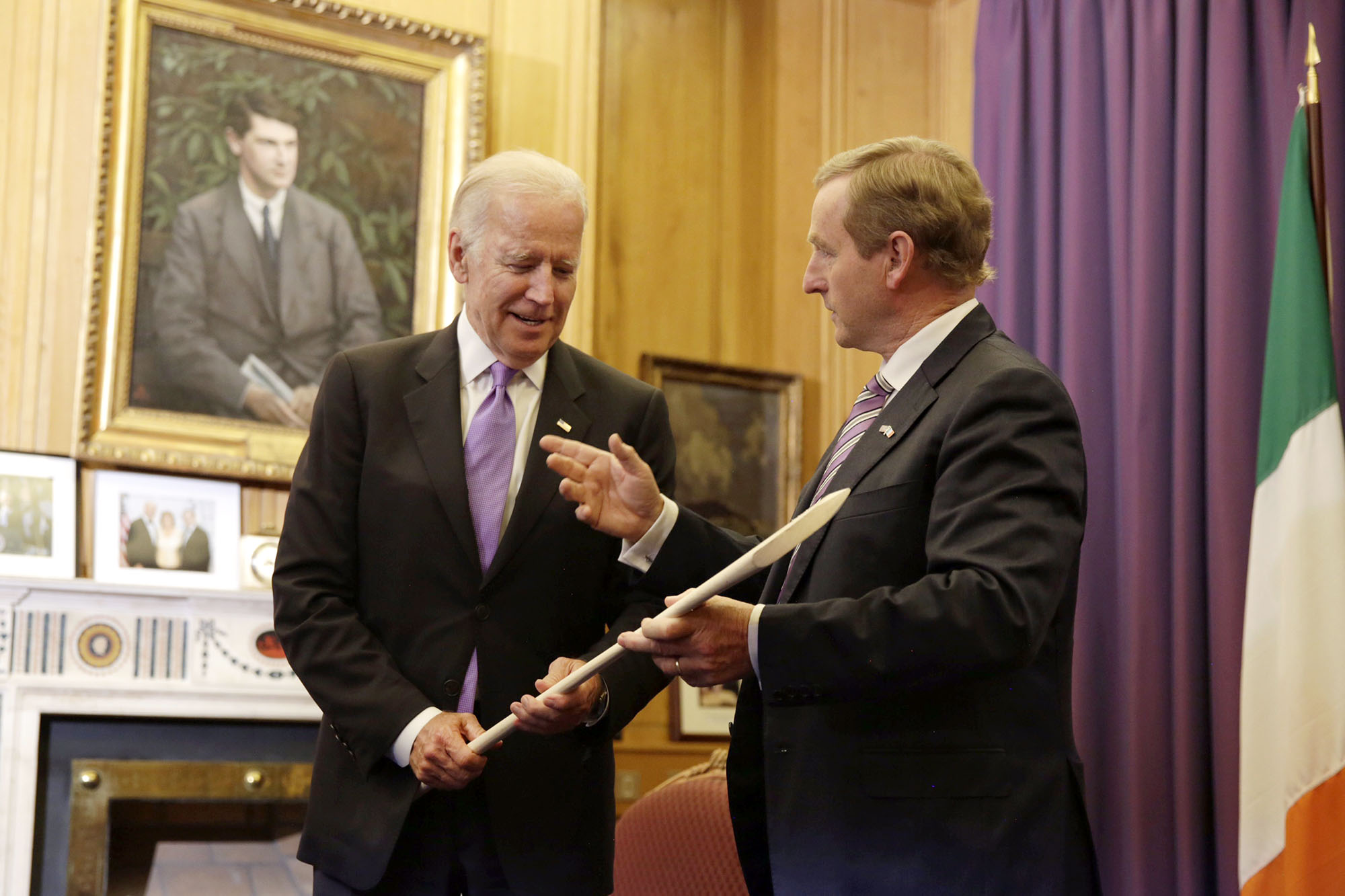 Vice President Joe Biden is given a cricket bat by Taoiseach Enda Kenny before their bilateral meeting at the government building in Dublin, Ireland, June 21, 2016. (Official White House Photo by David Lienemann)
