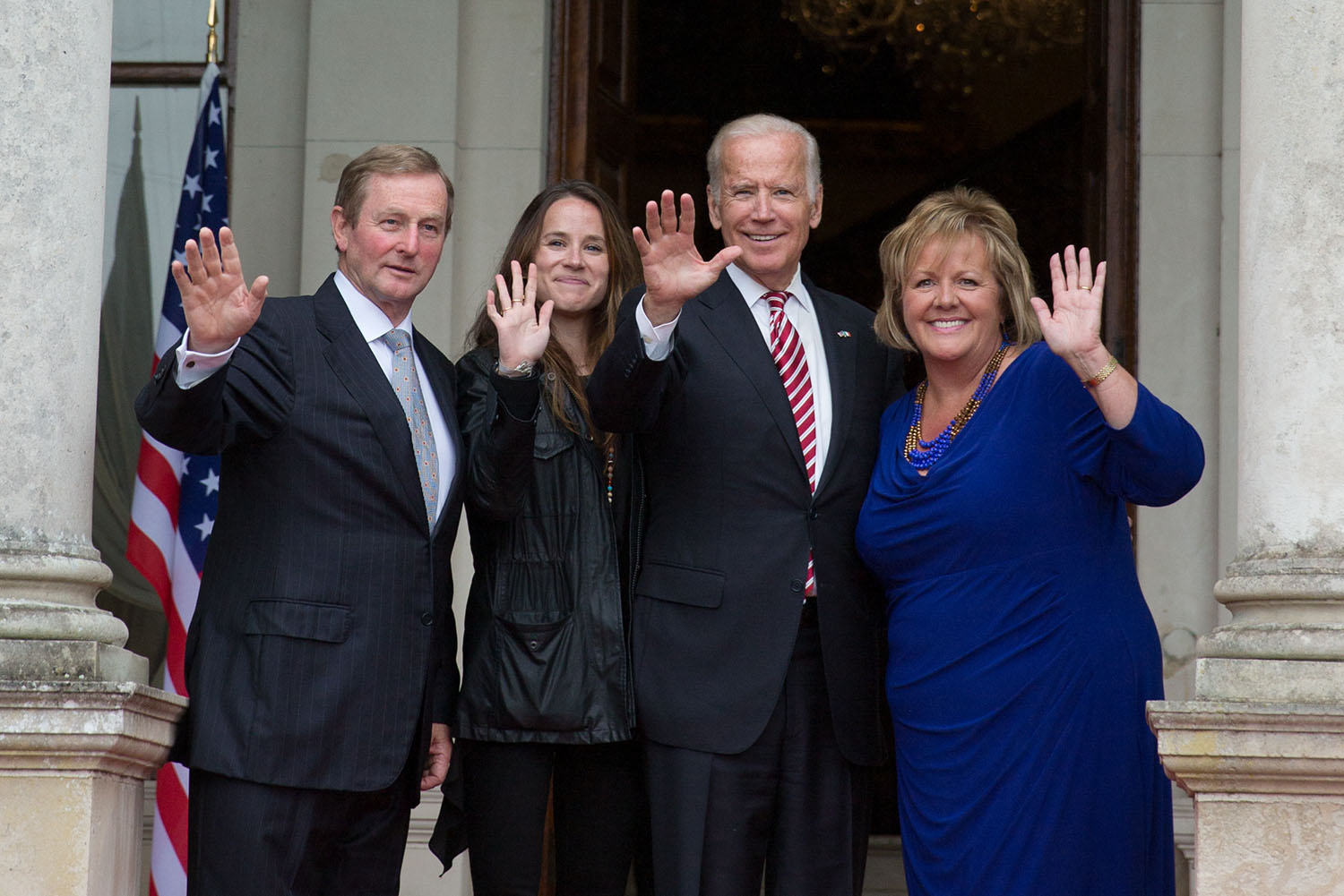 Taoiseach Enda Kenny, Ashley Biden, Vice President Joe Biden, and Mrs. Fionnuala O'Kelly wave to the press after a luncheon at hosted by the Taoiseach at Farmleigh House, in Dublin, Ireland, June 26, 2016. (Official White House Photo by David Lienemann)