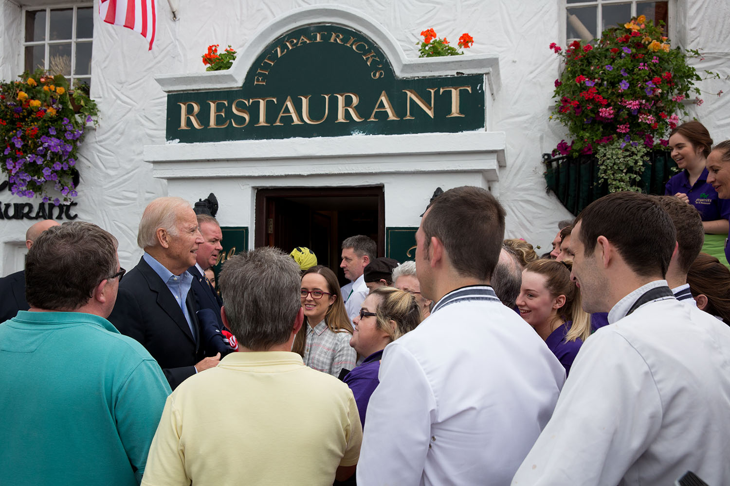 Vice President Joe Biden greets restaurant staff outside Fitzpatrick's Restaurant and Pub after a family lunch, in Dundalk, County Louth, Ireland, June 25, 2016. (Official White House Photo by David Lienemann)