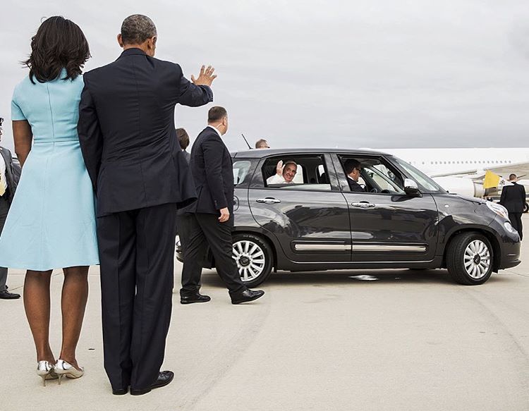 President and Mrs. Obama bid farewell to Pope Francis from Joint Base Andrews. They meet again tomorrow at the White House. DSLR. #PopeinDC