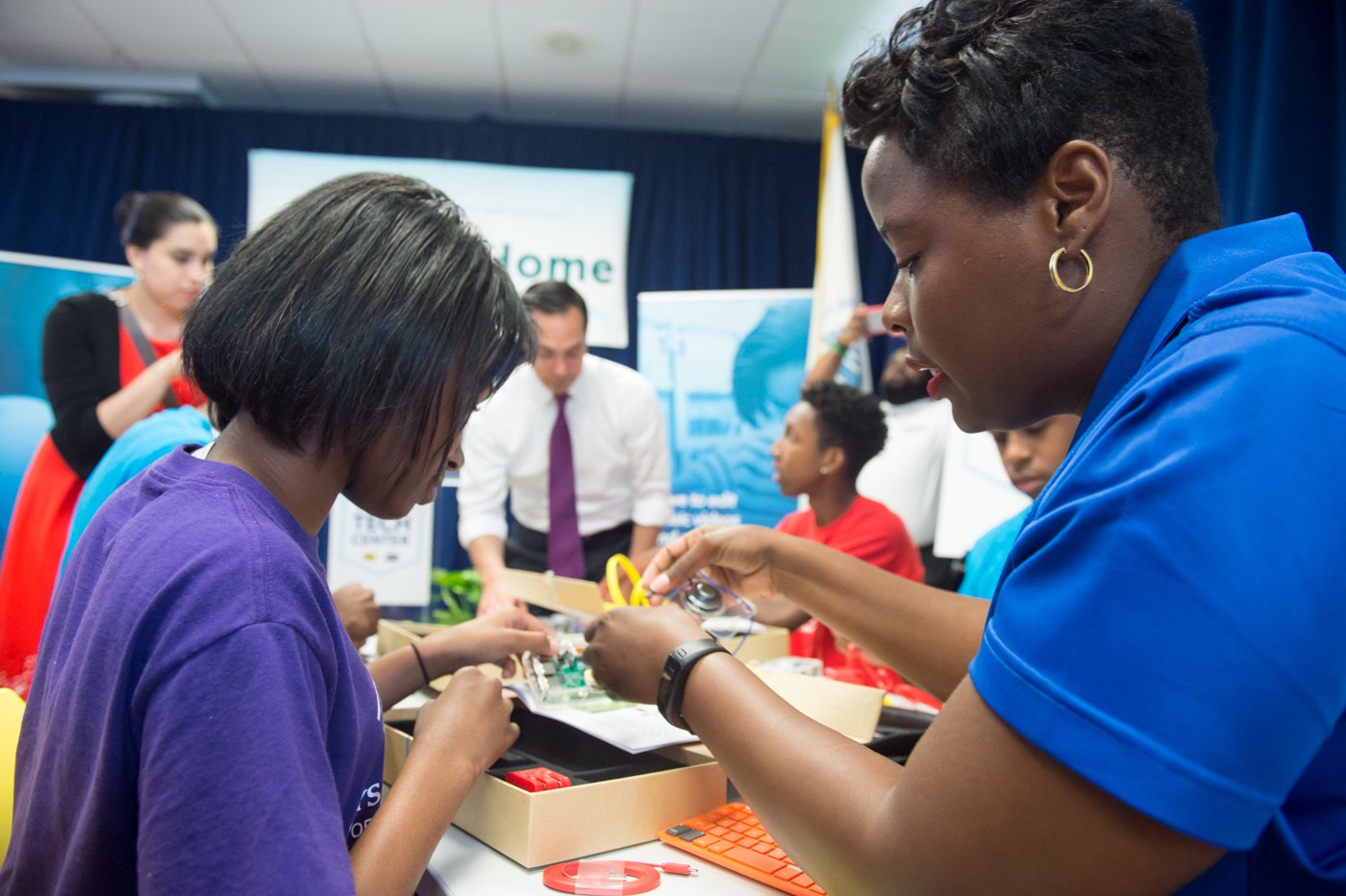 Washington, D.C. | Students build personal computers to take home at the Best Buy Teen Tech Center at the Boys & Girls Club of Greater Washington.