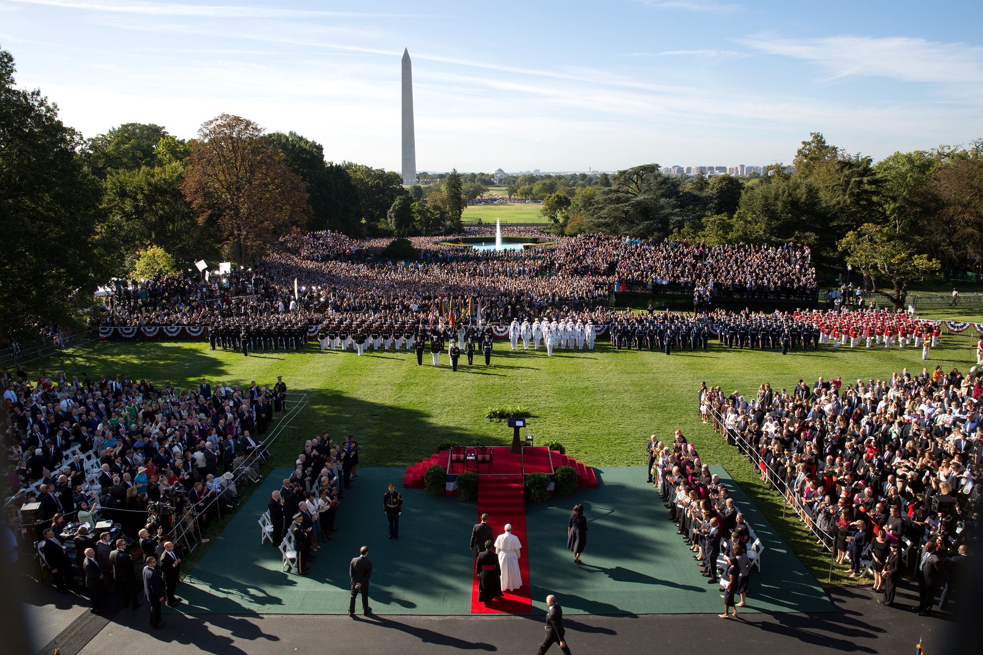 The President and First Lady walk with Pope Francis at the start of the ceremony. (Official White House Photo by Pete Souza)