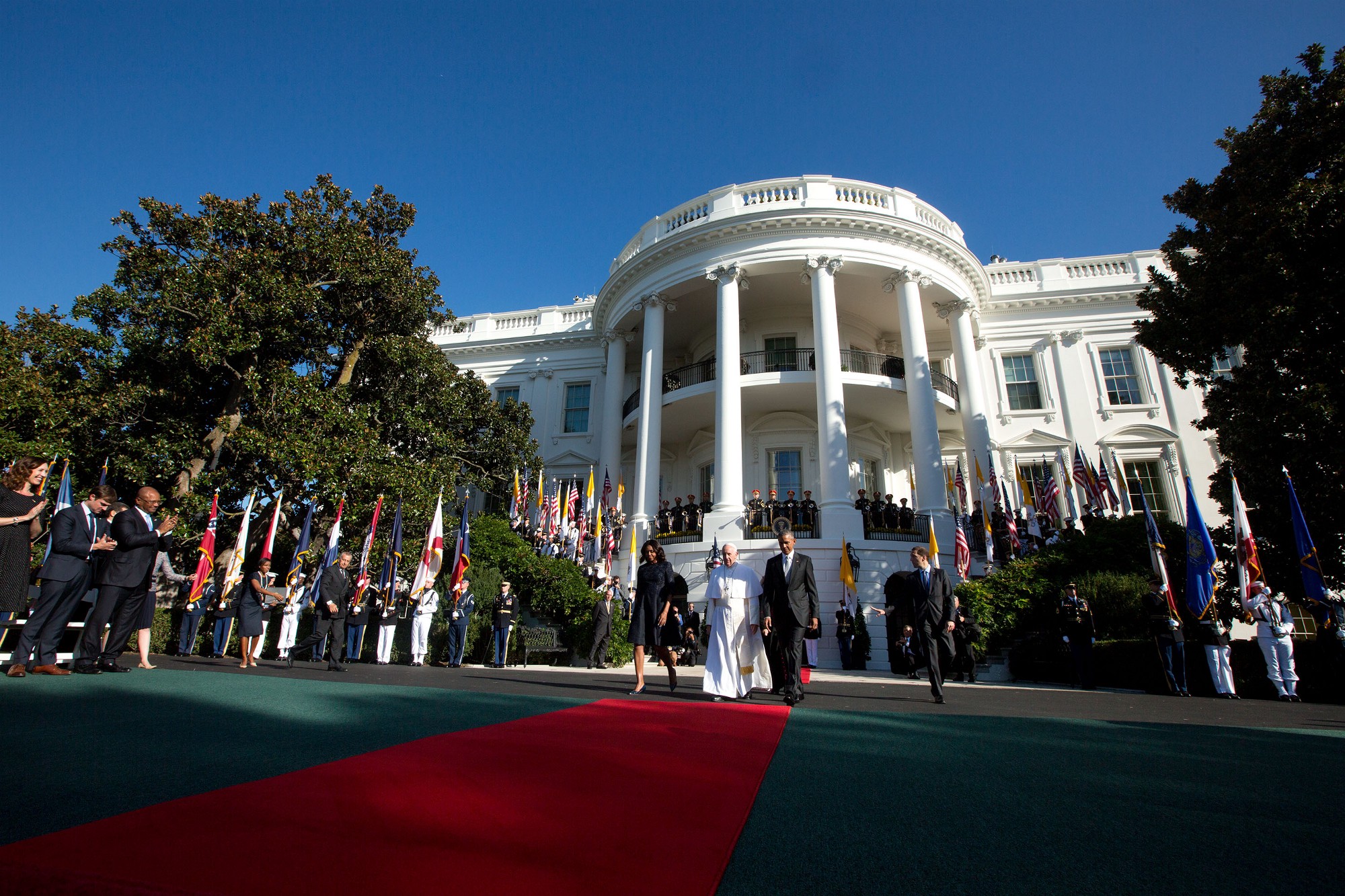 President Obama and Mrs. Obama escort the Pope to the stage. (Official White House Photo by Chuck Kennedy)